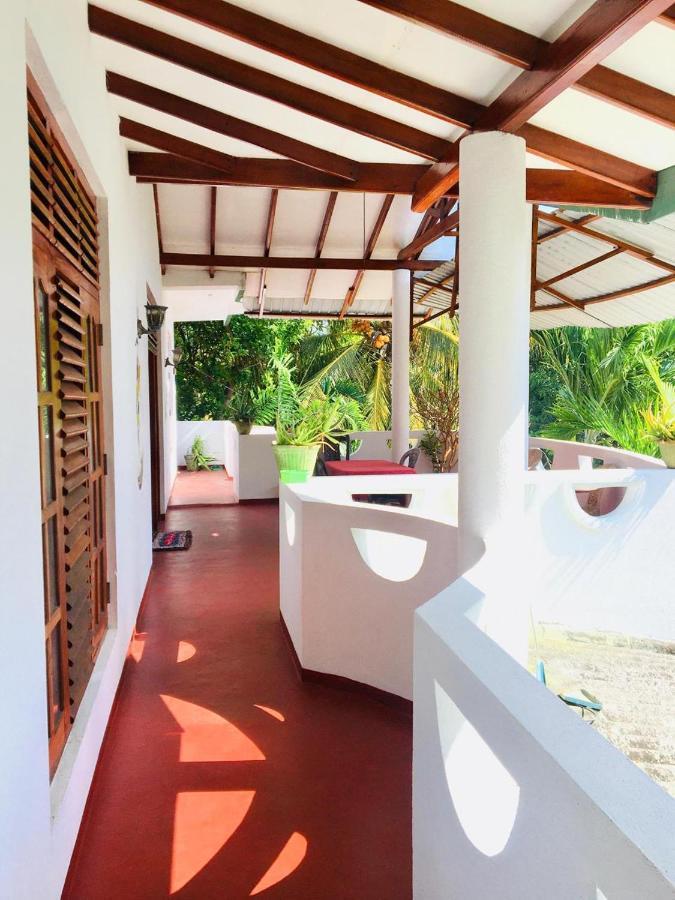 Sunrise Guest House & Restaurant Tangalle Εξωτερικό φωτογραφία